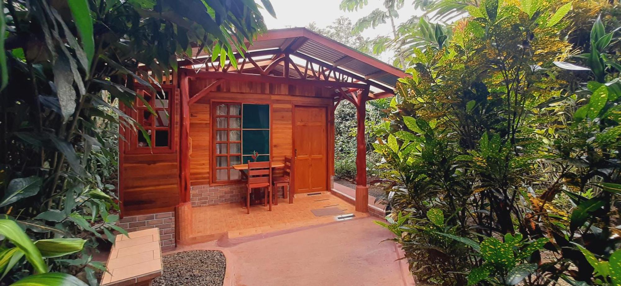 Jardin Entre Montanas Acomodação com café da manhã Bijagua Exterior foto